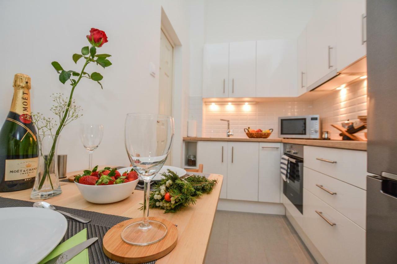 Timeless Apartment With Free Private Parking Budapest Exterior foto