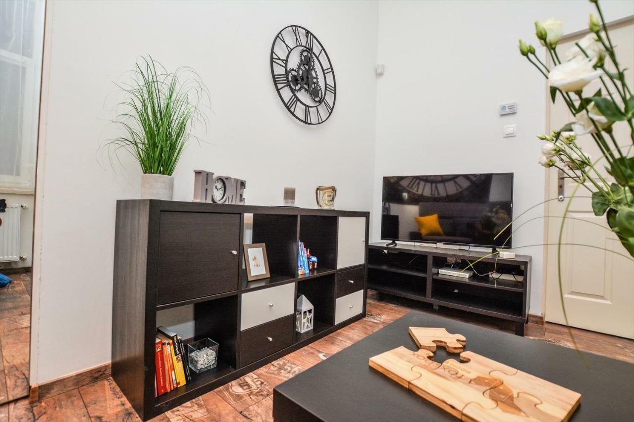 Timeless Apartment With Free Private Parking Budapest Exterior foto